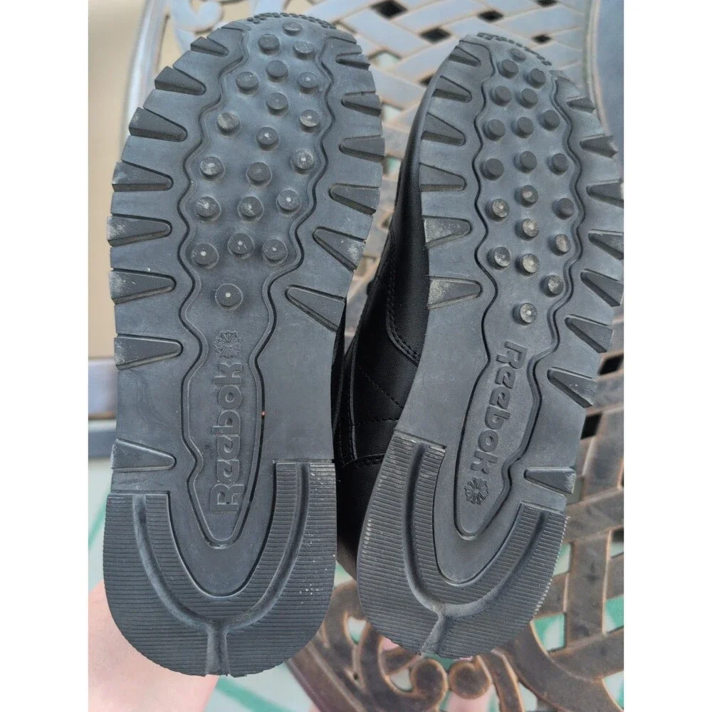 Reebok Classic Black Sneakers Boys Size 5, Women Size 7